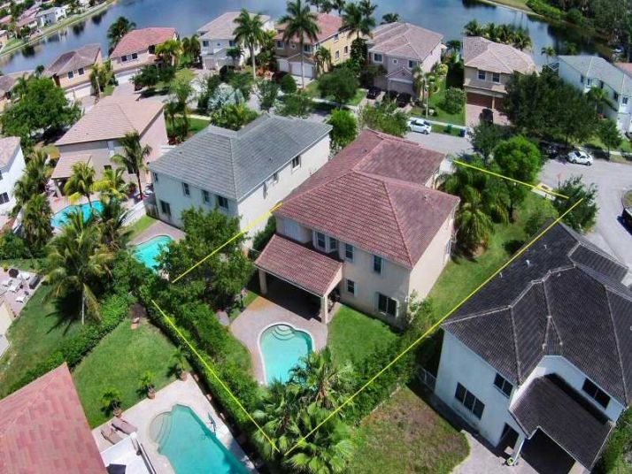 2076 SW 176 AV, Hollywood, FL 33029