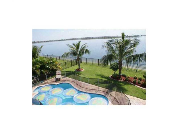 4887 SW 183 AV, Hollywood, FL 33029