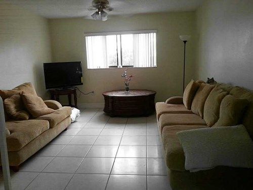 180 Royal Palm Rd # 223, Hialeah, FL 33016