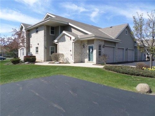 18530 Emerald Cir #E, Brookfield, WI 53045