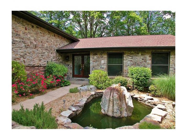 9040 Ruby Lane, Gainesville, GA 30506