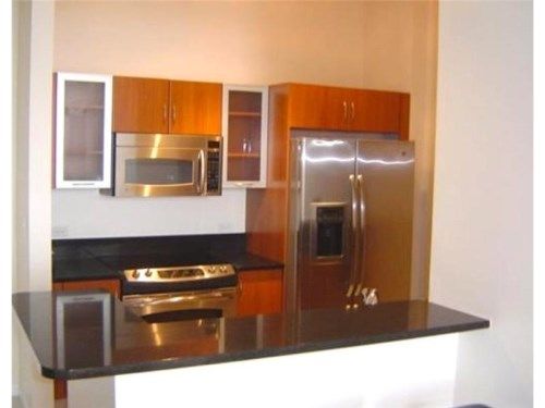 18800 29 AV # PH17, Miami, FL 33180