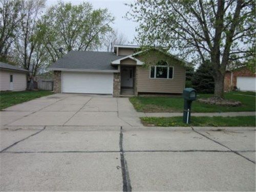 775 Summit Ct, Crete, NE 68333