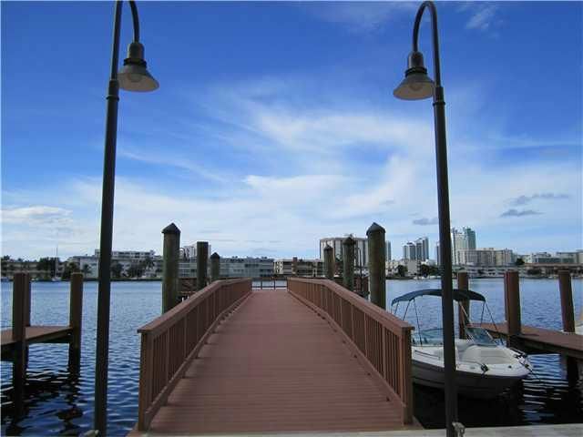 400 GOLDEN ISLES DR # 2, Hallandale, FL 33009