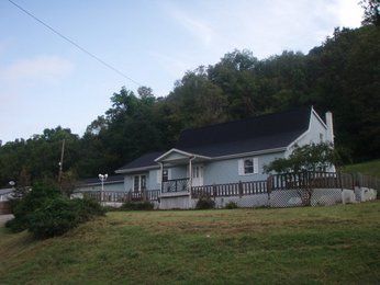 4186 Charleston Rd, Poca, WV 25159