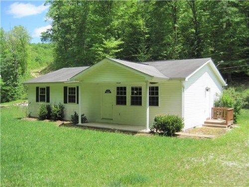 826 Vine Dr, Elkview, WV 25071