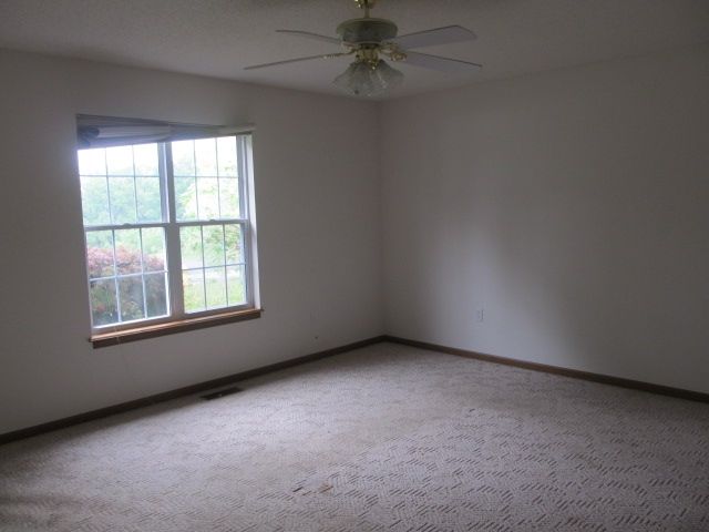 70 Carnation Dr, Collinsville, IL 62234