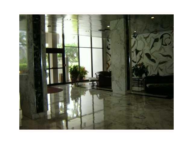 3625 N COUNTRY CLUB DR # 808, Miami, FL 33180