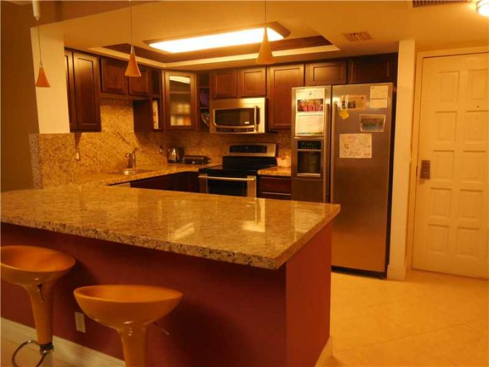 3900 N HILLS DR # 107, Hollywood, FL 33021