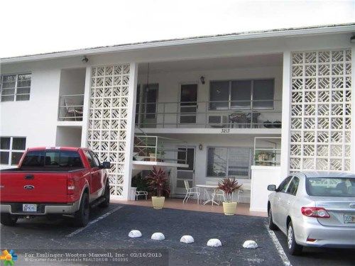 3213 Colony Club Rd # 1-E, Pompano Beach, FL 33062