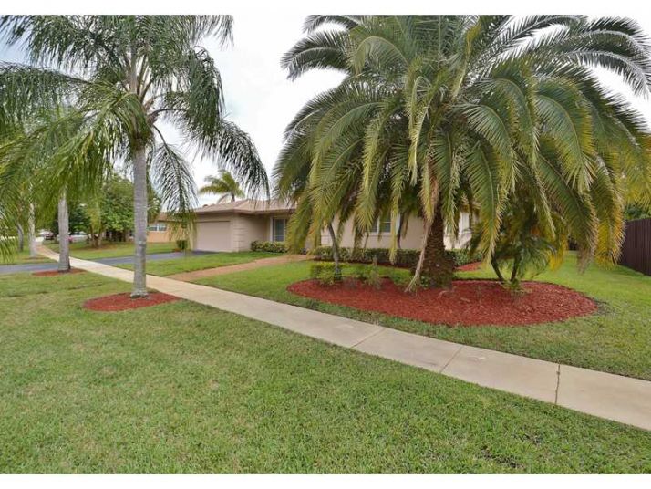 16661 WATERS EDGE DR, Fort Lauderdale, FL 33326