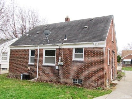 13518 Chestnut St, Southgate, MI 48195