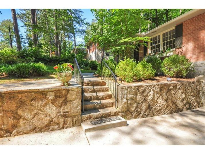 1891 Ravenwood Way Ne, Atlanta, GA 30329