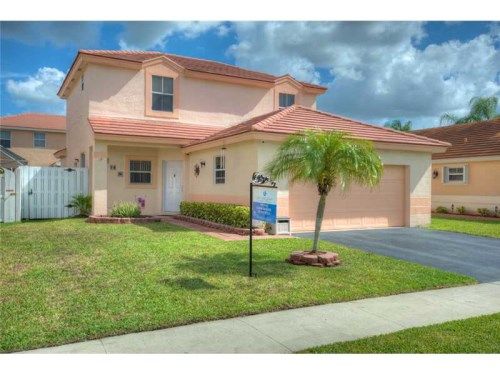 18551 NW 22 ST, Hollywood, FL 33029