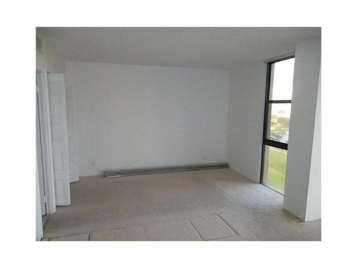 20335 COUNTRY CLUB DR # 1008, Miami, FL 33180
