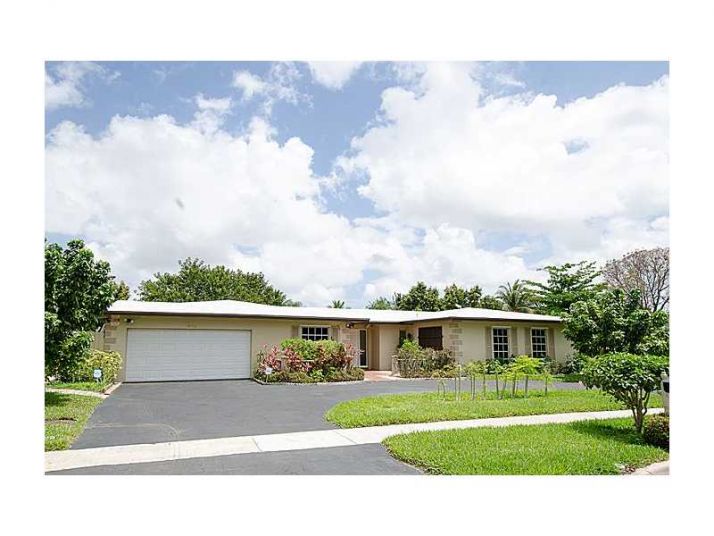 440 CLANCY CIRCLE, Pompano Beach, FL 33068