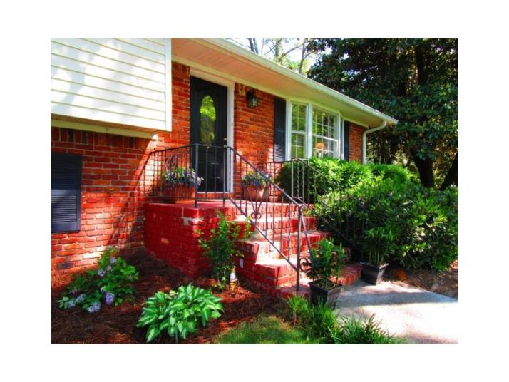 560 Hillandale Circle, Marietta, GA 30064