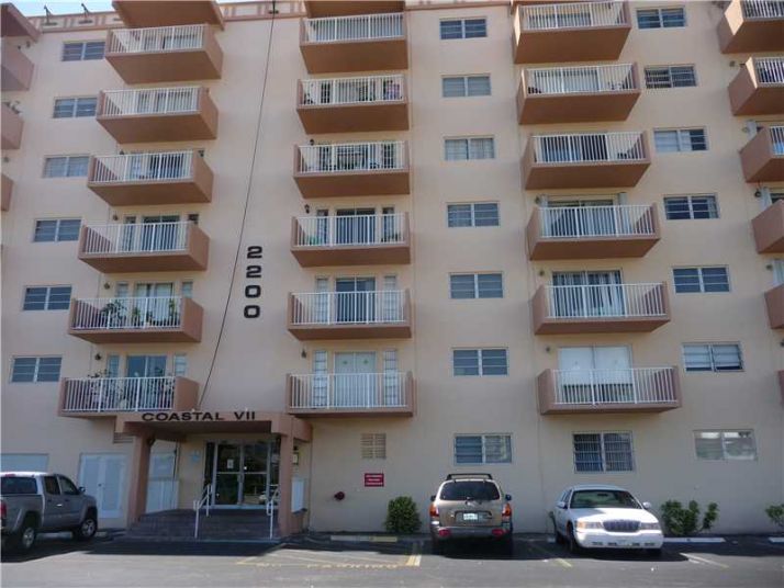 2200 E HALLANDALE BEACH BLV # 412, Hallandale, FL 33009