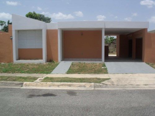 16-d Villa Georgett, Barceloneta, PR 00617