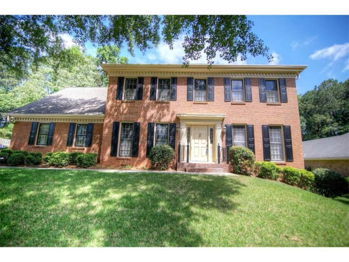 161 Newport Lane Sw, Lilburn, GA 30047