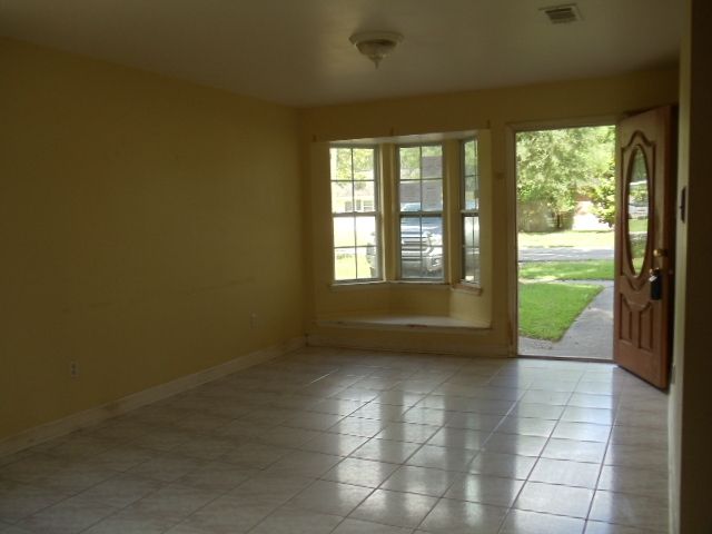 3265 College St, Slidell, LA 70458