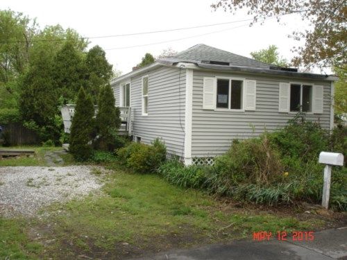 15 Warren Ave, Warwick, RI 02889