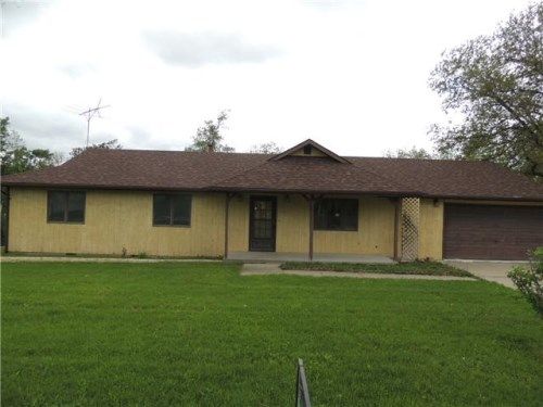 515 S 2nd St, Chariton, IA 50049