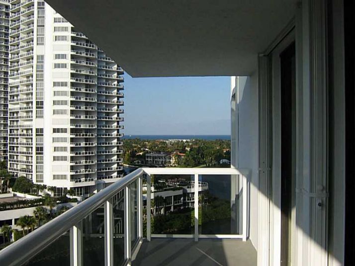 20505 E COUNTRY CLUB DR # 1031, Miami, FL 33180