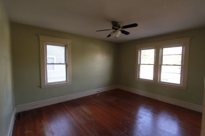 17 Calumet Rd, Holyoke, MA 01040