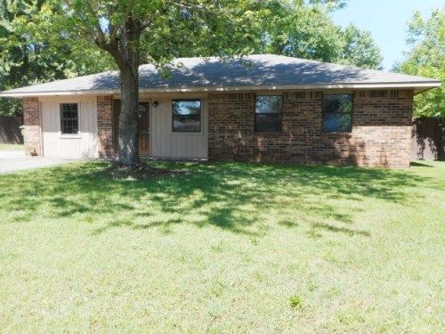 2301 W Meadow Ln, Rogers, AR 72756