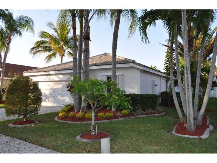 17597 SW 11 ST, Hollywood, FL 33029