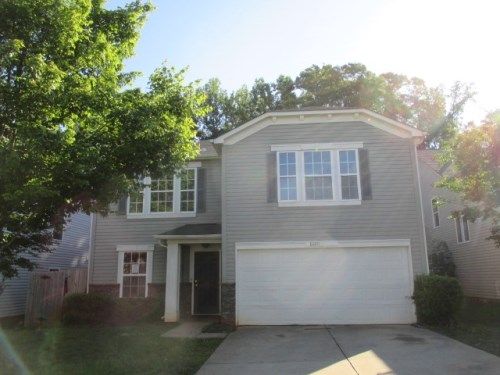 8020 Ponderosa Pine Ln, Charlotte, NC 28215