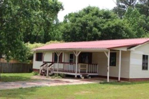 606 Newaygo St, Weaver, AL 36277
