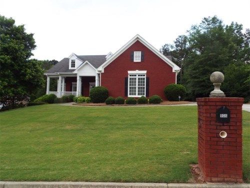 906 Old Barker Place, Loganville, GA 30052