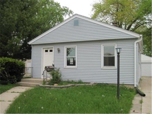 2833 Westlawn Ave, Racine, WI 53405