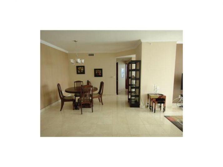 6365 COLLINS AV # 4206, Miami Beach, FL 33141
