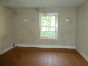 1555 W Forest Ave, Decatur, IL 62522