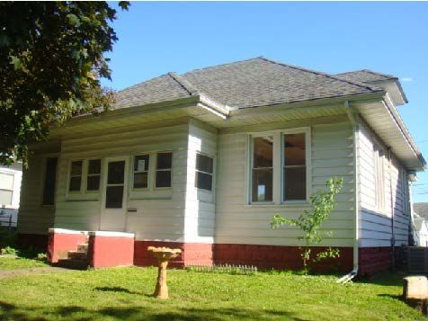 908 Broadway St, Pekin, IL 61554