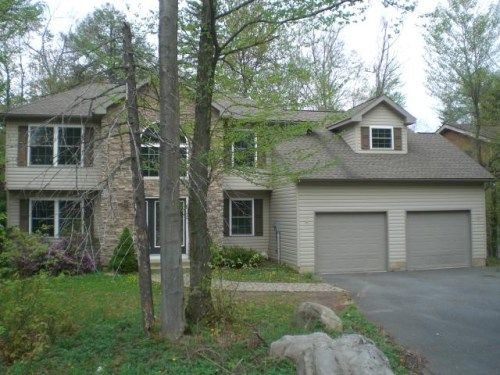 7703 Black Foot Ln, Tobyhanna, PA 18466