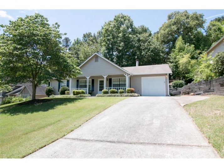 2743 Laurel View Drive, Snellville, GA 30039