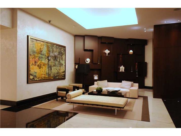 200 BISCAYNE BLVD WY # 3203, Miami, FL 33131