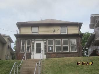 610 10th St, Moline, IL 61265
