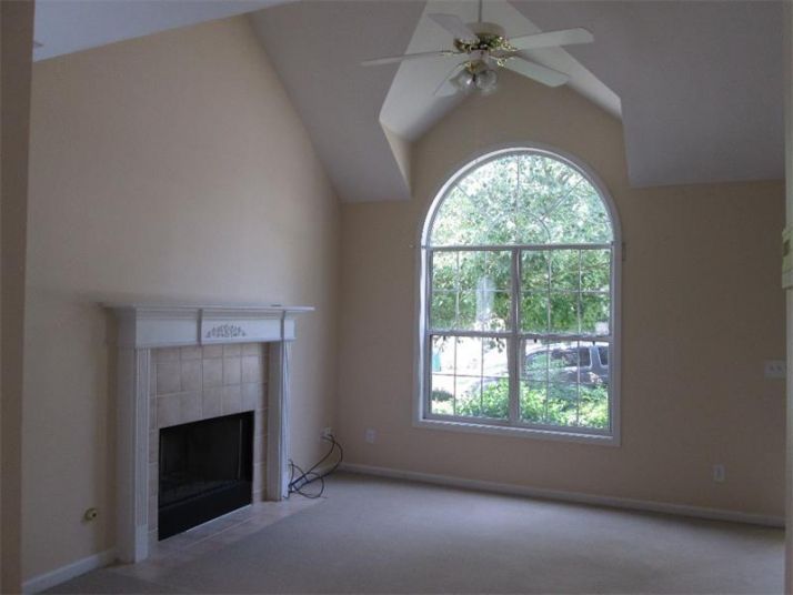 517 Parkstone Lane, Woodstock, GA 30189
