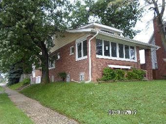 9712 W Shore Dr, Oak Lawn, IL 60453