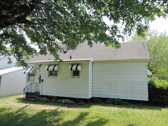 305 Dunham Ave, Saint Joseph, MI 49085