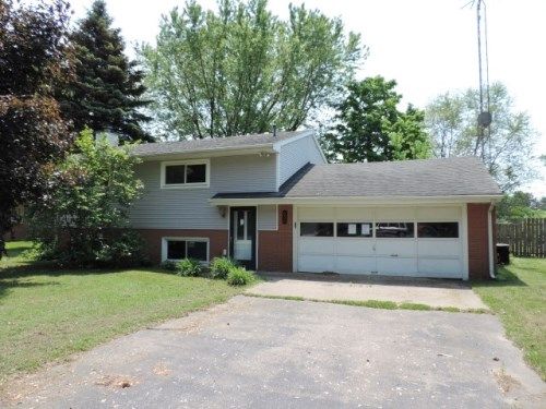 656 Manitou Rd, Saint Joseph, MI 49085
