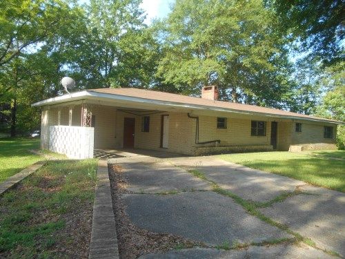 302 Blackwell St, Collins, MS 39428