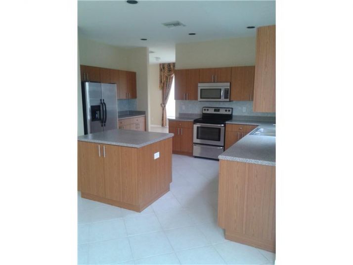 17351 SW 35 ST, Hollywood, FL 33029