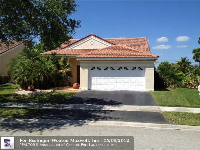 947 FALLING WATER RD, Fort Lauderdale, FL 33326