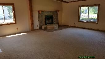 631 W 2nd St, Braidwood, IL 60408